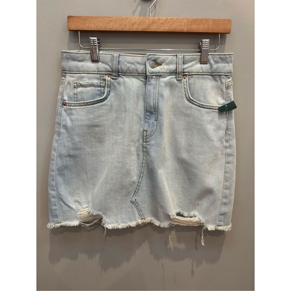 Wild Fable NWT juniors 3 light wash ripped hem denim mini skirt w-rough hem